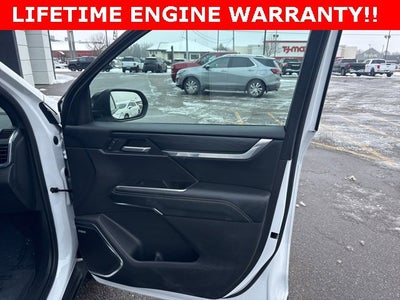 2025 GMC Acadia Elevation