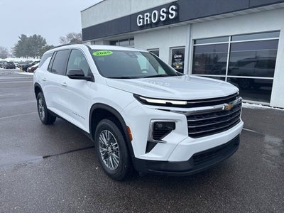 2025 Chevrolet Traverse LT