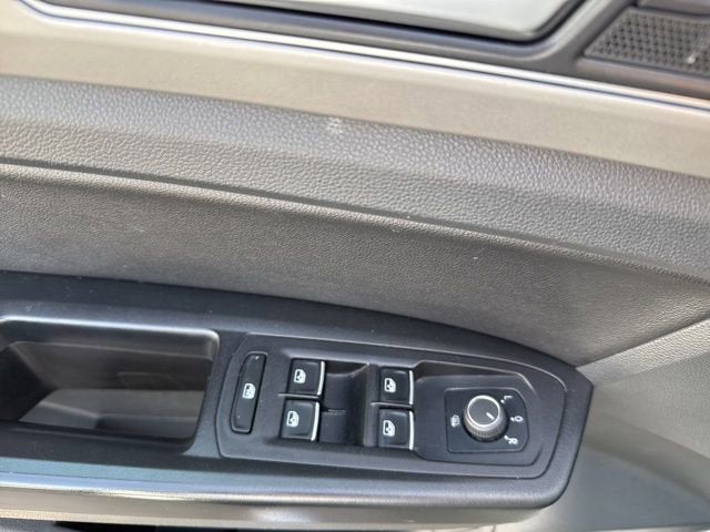 2019 Volkswagen Atlas 3.6L V6 SE w/Technology R-Line