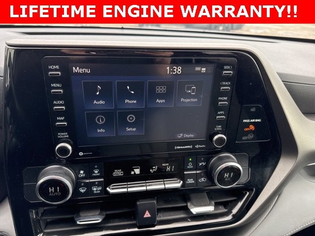 2022 Toyota Highlander LE