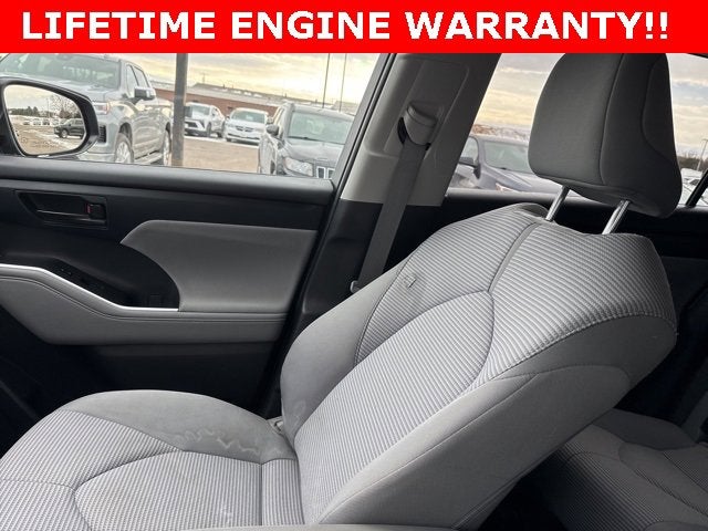 2022 Toyota Highlander LE