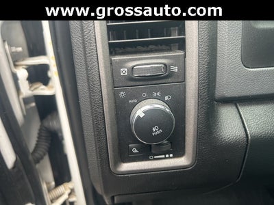 2017 RAM 1500 Express Crew Cab 4x4 5'7' Box