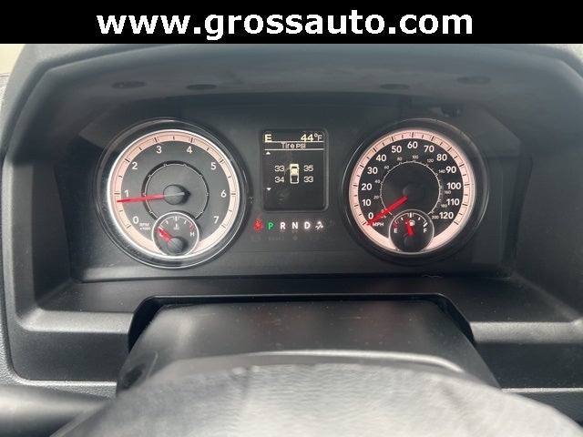 2017 RAM 1500 Express Crew Cab 4x4 5'7' Box