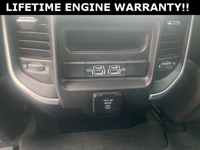 2022 RAM 1500 Big Horn Crew Cab 4x4 5'7' Box