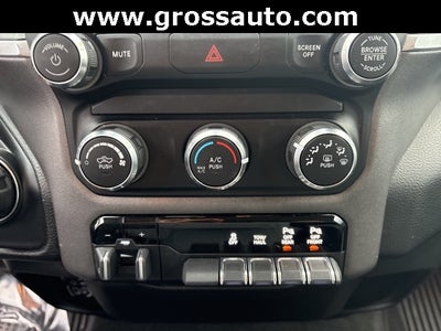 2020 RAM 1500 Big Horn Crew Cab 4x4 5'7' Box