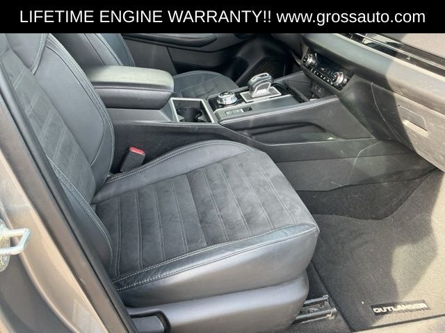 2022 Mitsubishi Outlander Black Edition